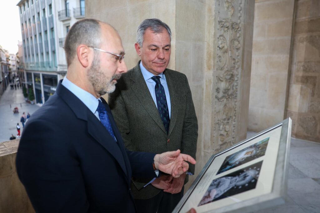 Encuentro de la Junta de Gobierno con el Alcalde de Sevilla